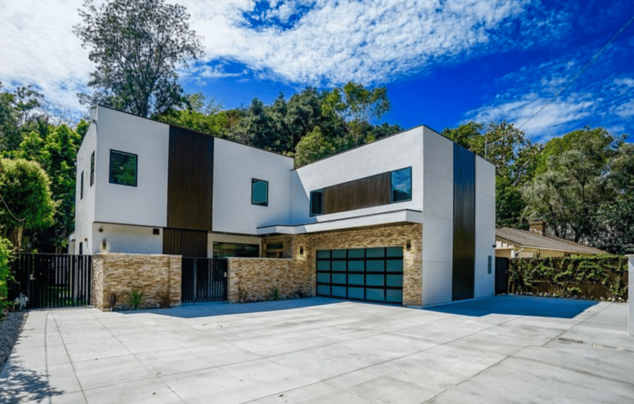 style with the rustic elegance of its natural surroundings