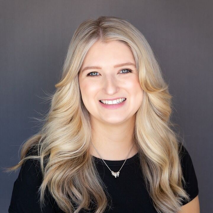 Maddie Mckenzie Oak Harbor, WA Real Estate Agent Headshot 