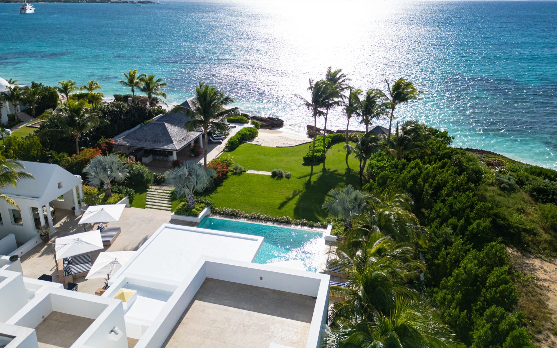 Aurora Estate Home - Private Beach Front Estate 