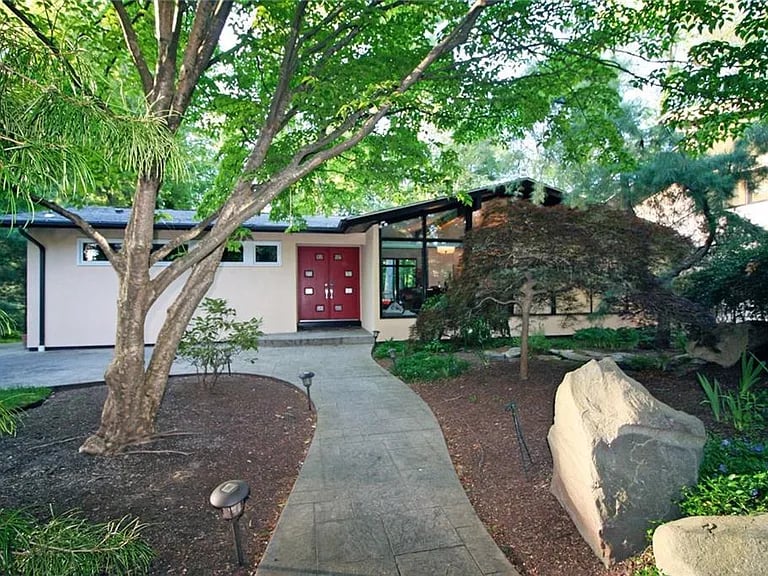 153 Highland Ave