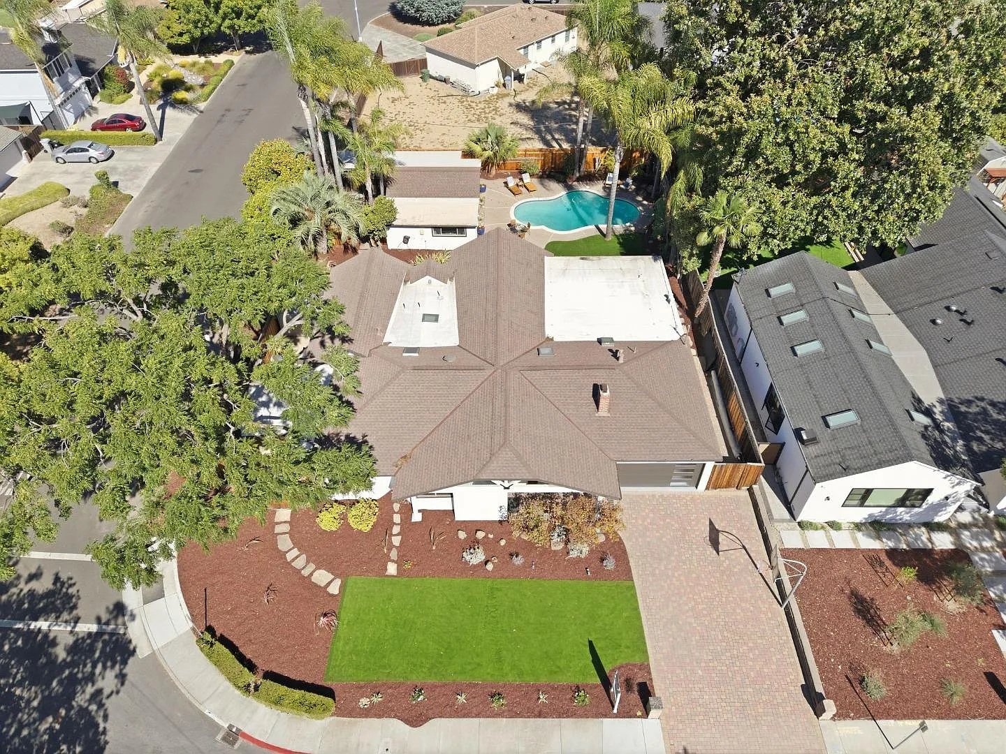 900 Eden AVE