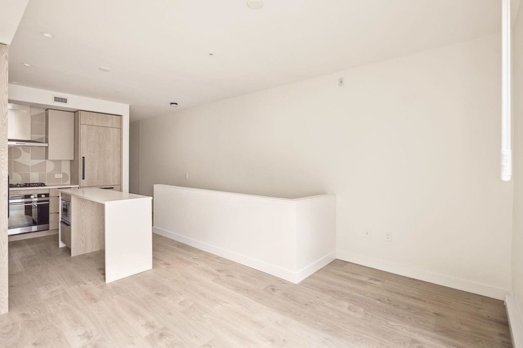322 E 15th Ave, #212