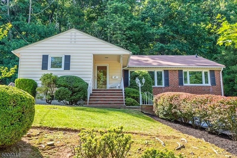 49 Rosemont Ter