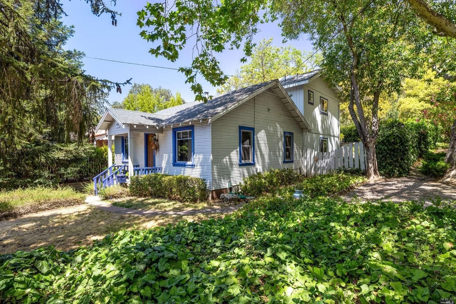 1132 Sir Francis Drake Blvd