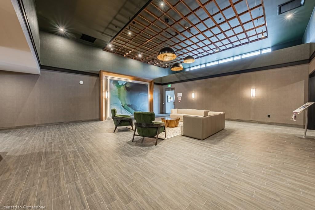 450 Dundas St E Unit: 302