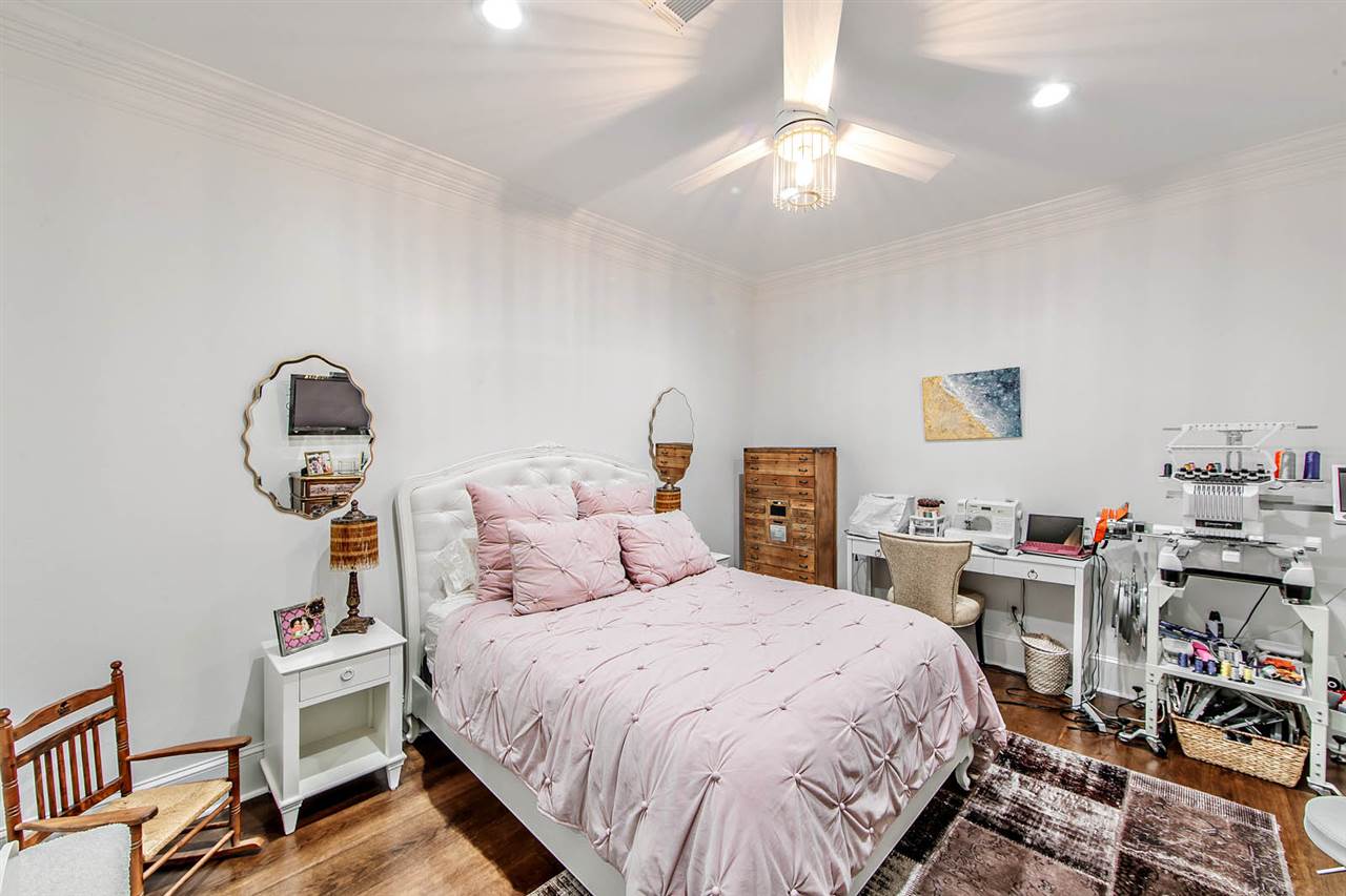 401 Oak Alley Drive