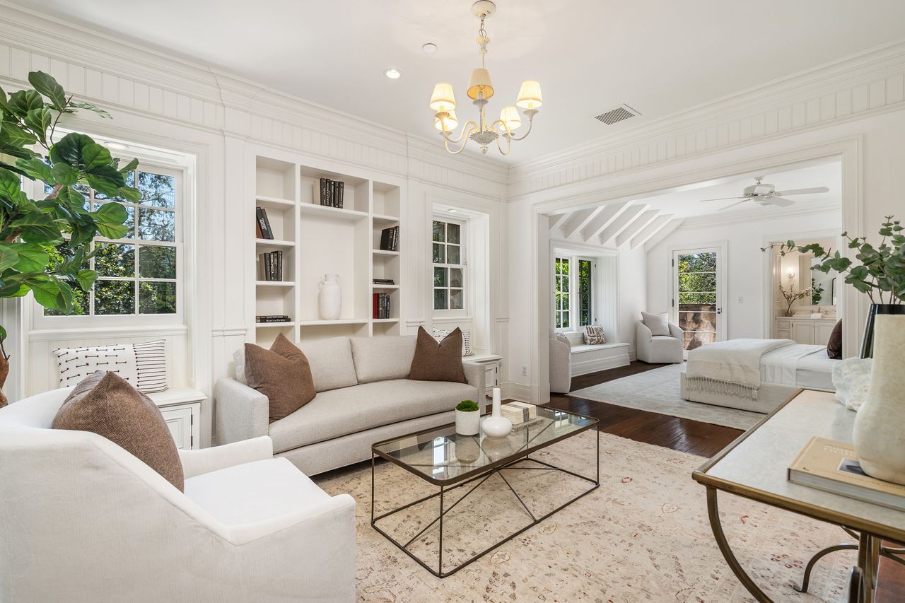 English Country Manor In Toluca Lake