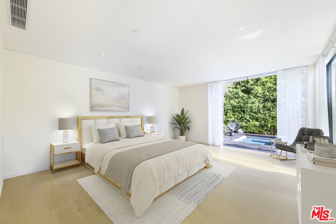 Pinnacle Manor, Willow Glen Rd, 90046