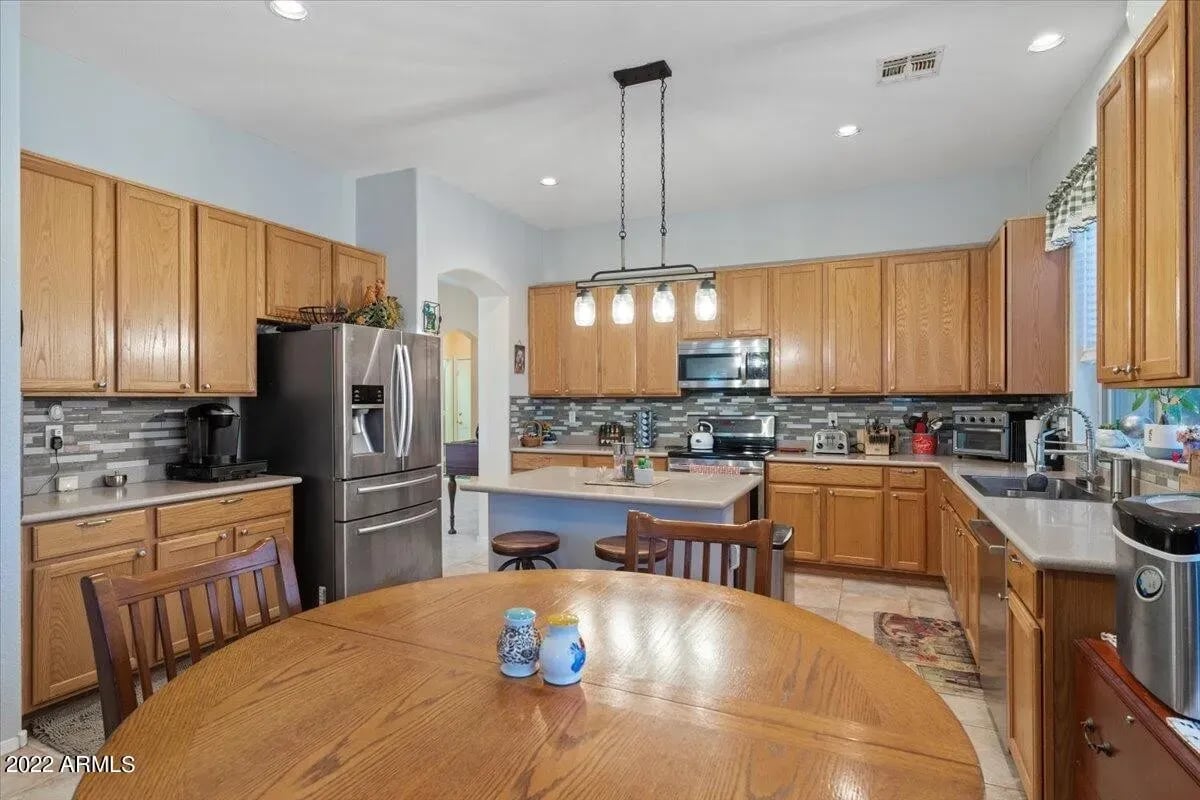 8256 S BLUFF SPRINGS Ct