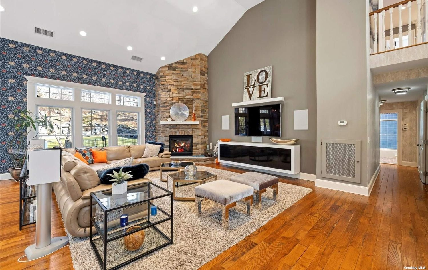19 Farmington Ln