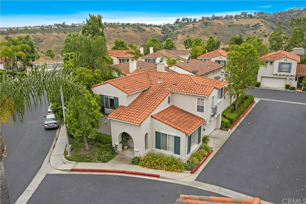 123 Colony Way