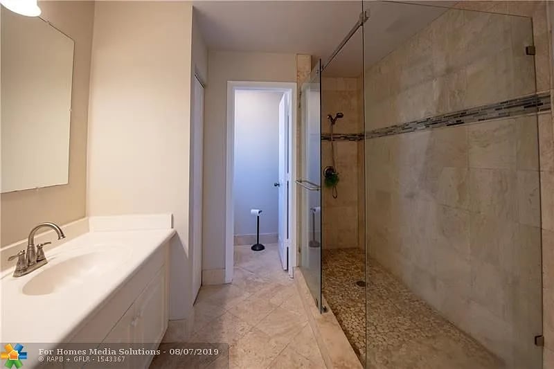 1612 Blue Jay Cir