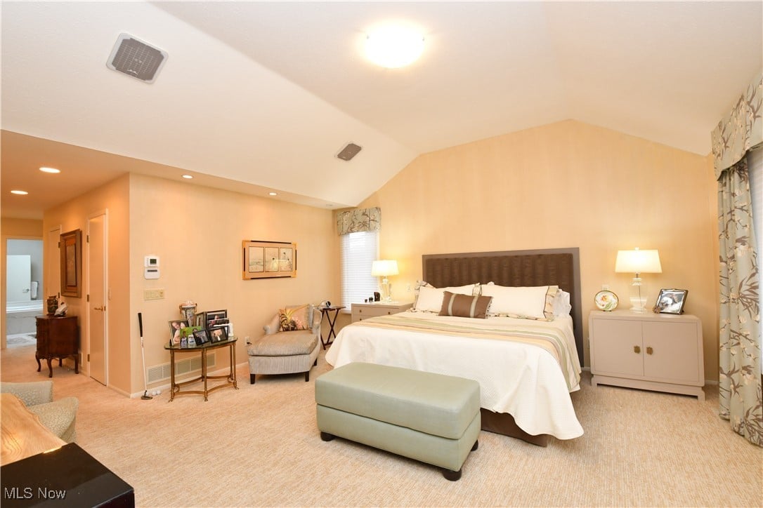 9 Longmeadow Ln