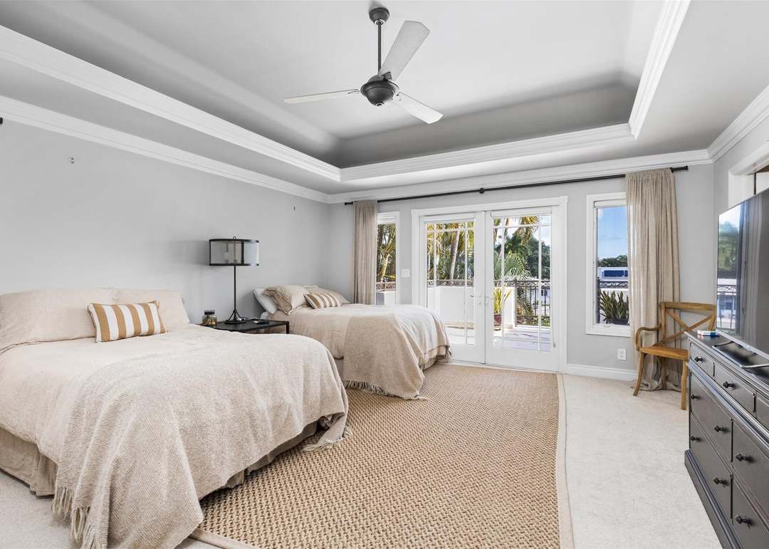 166 Royal Palm Dr