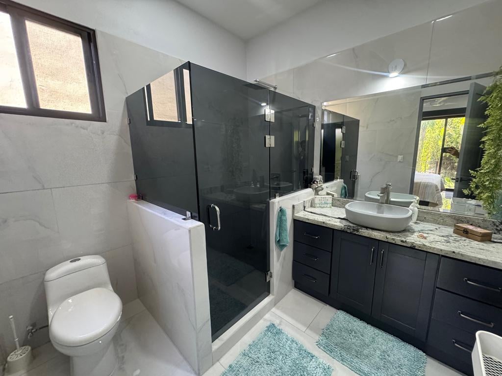 3-Bed Coastal Villa – Marina Access