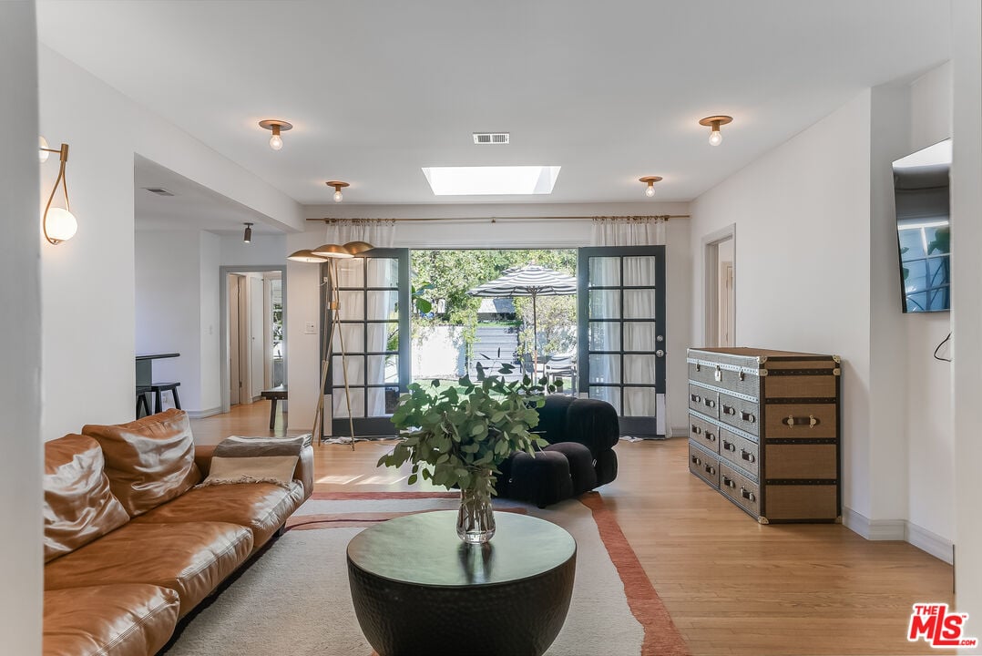7463 Franklin Ave