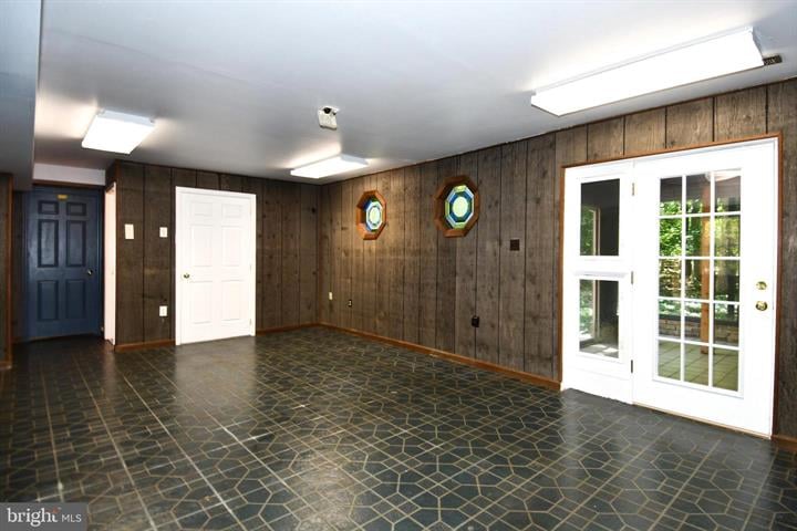 8870 Brook Dr