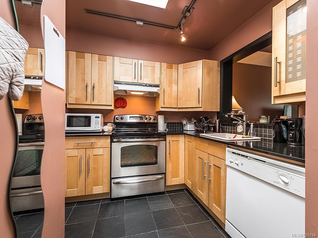 404-2710 Grosvenor Rd