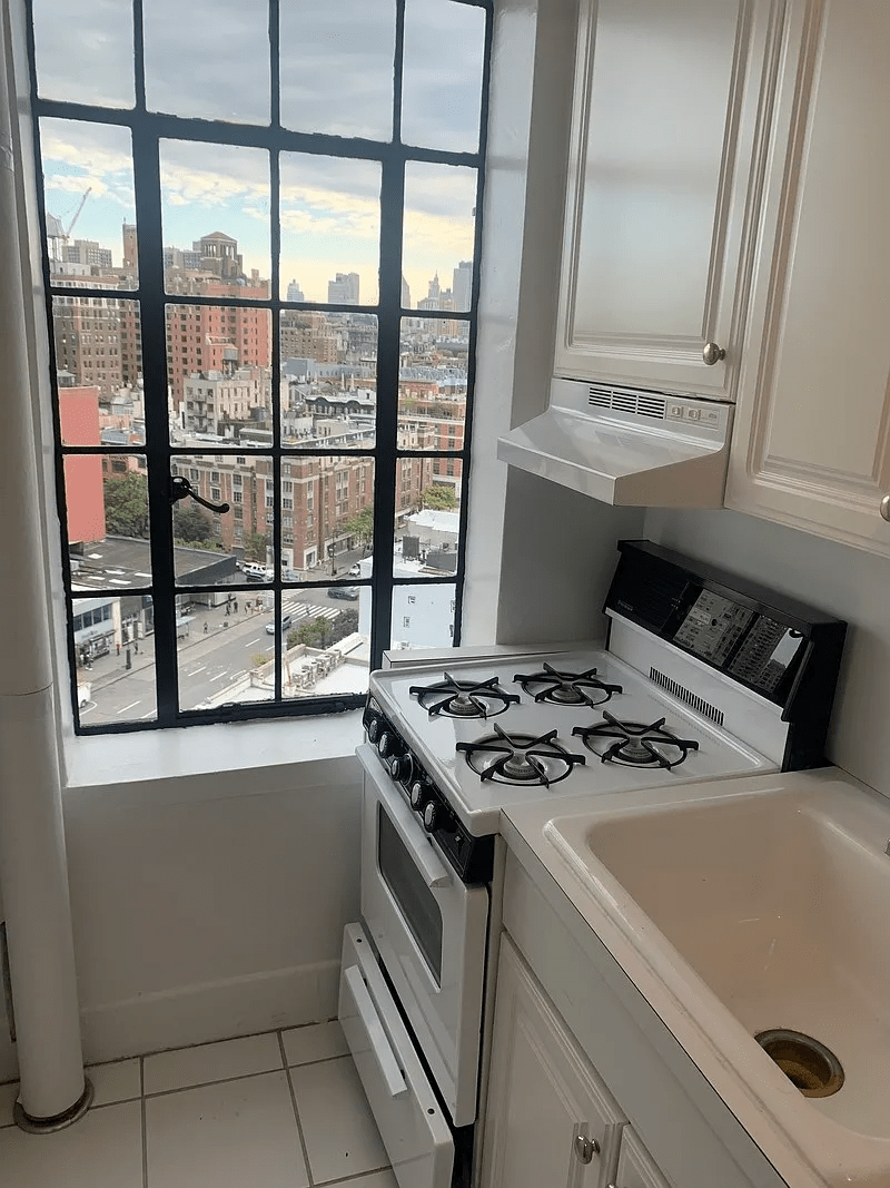 1 Christopher St, #15E