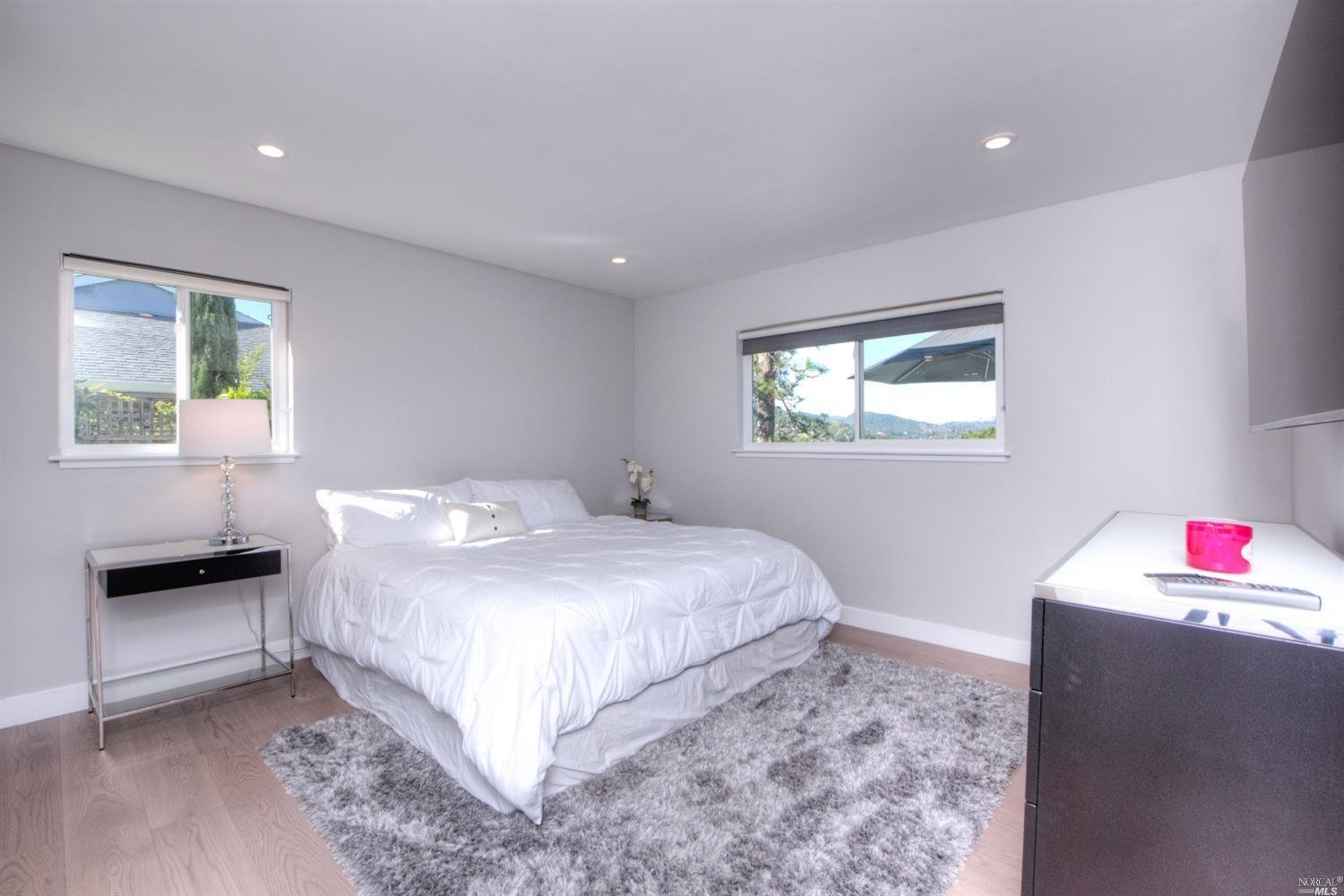 13 Constitution Dr