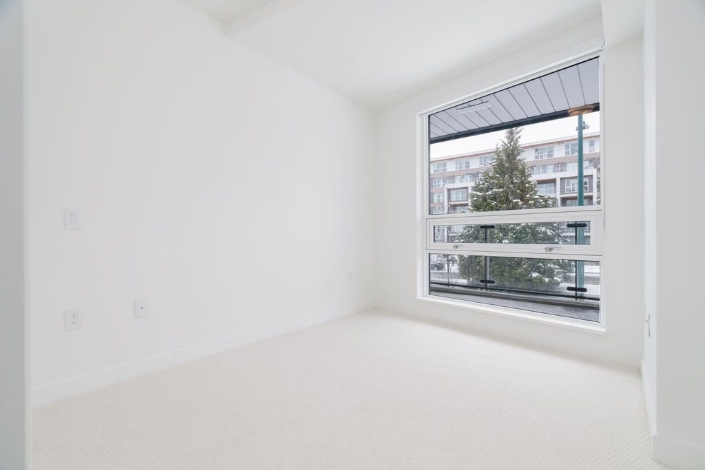 7638 Cambie St, #204