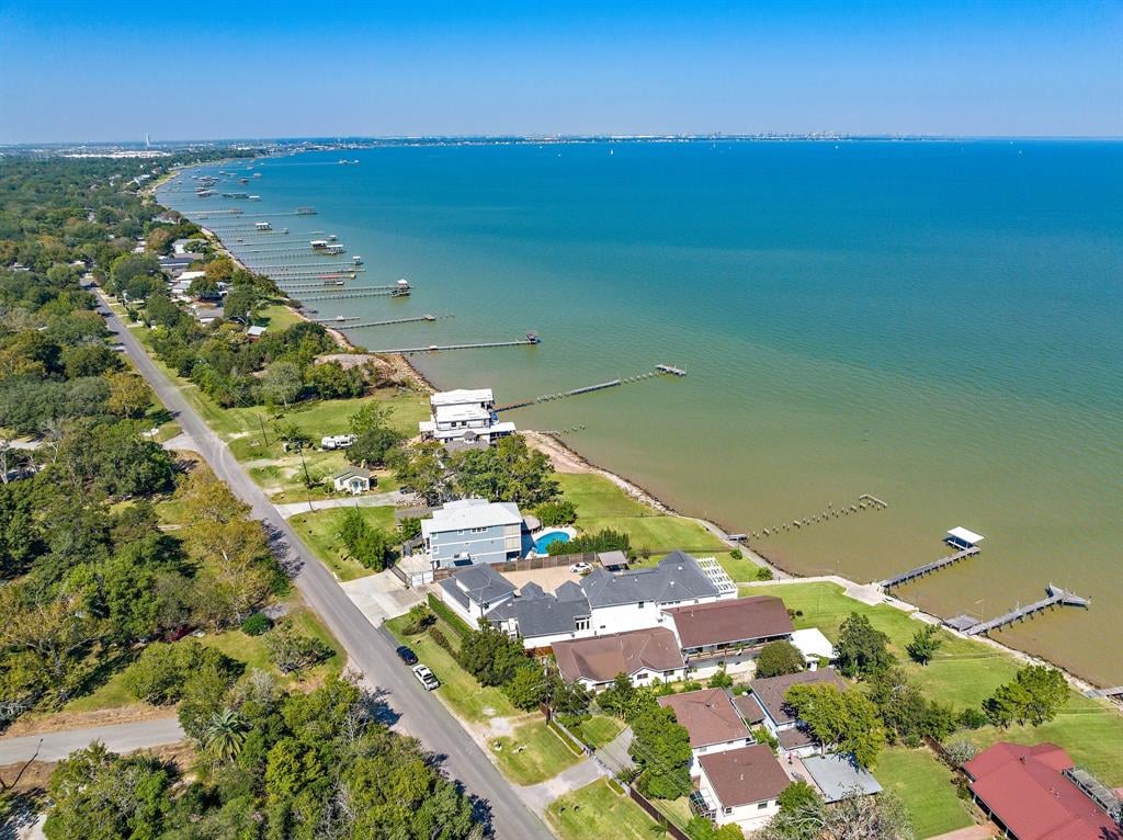 4023 Bayshore Dr