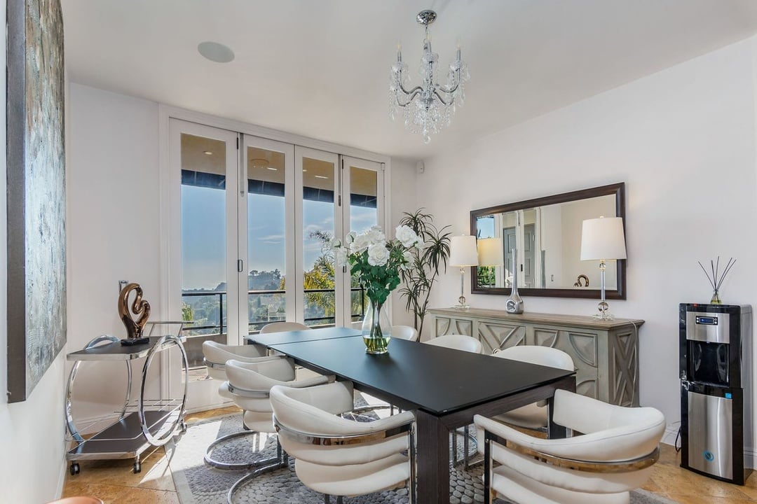 Mulholland Drive, 90068