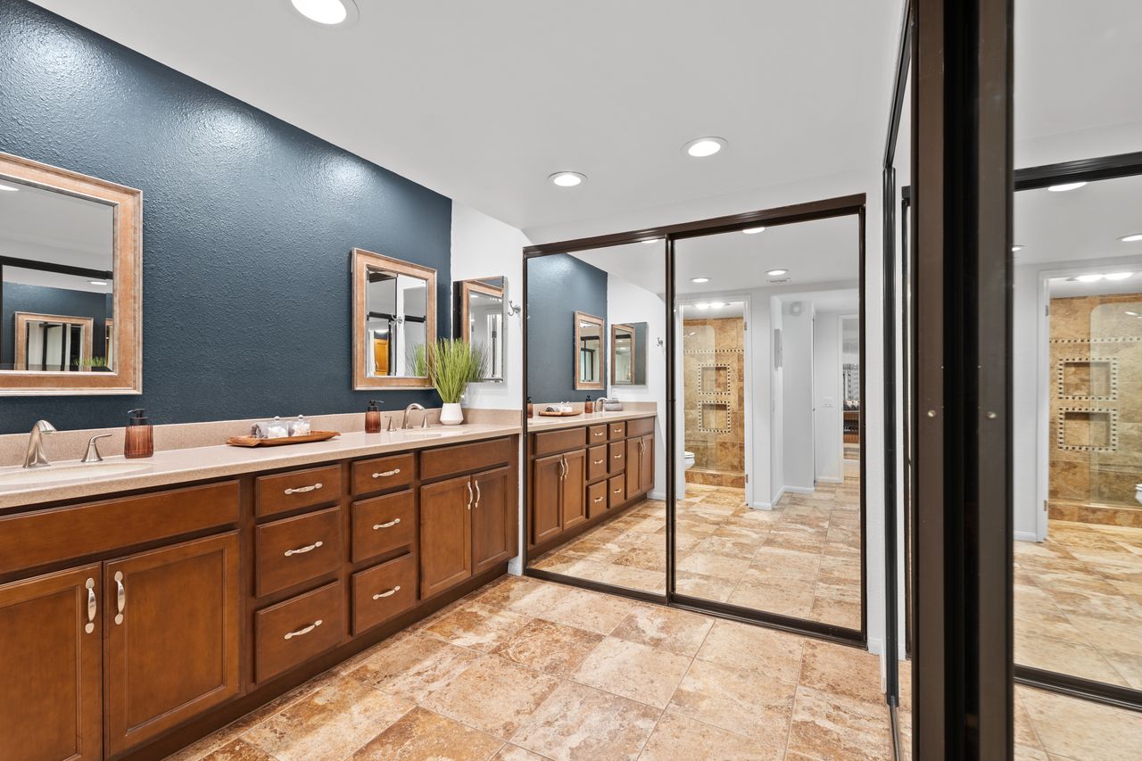 Miraleste Condo