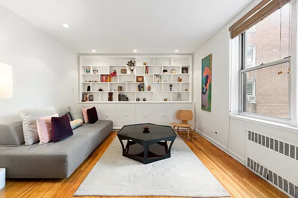 221 Mcdonald Avenue Unit: 2M