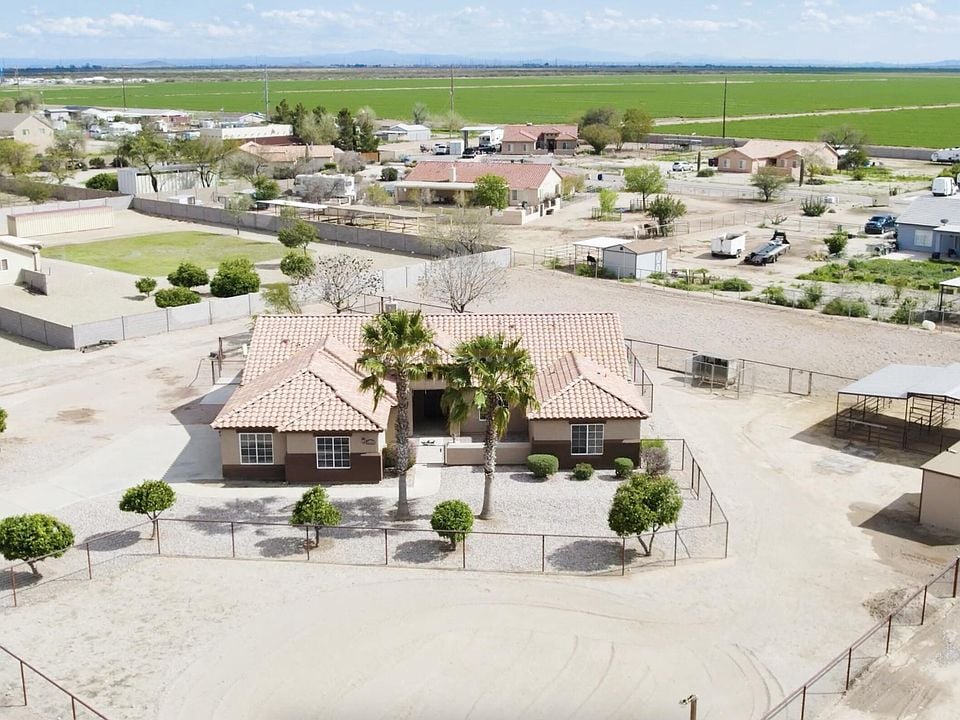4137 E PONY TRACK LN