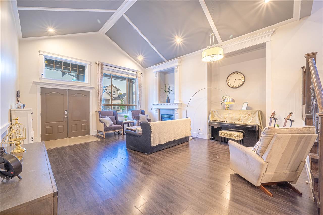17363 64a Ave