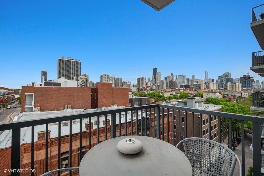 1546 N. Orleans Unit 805