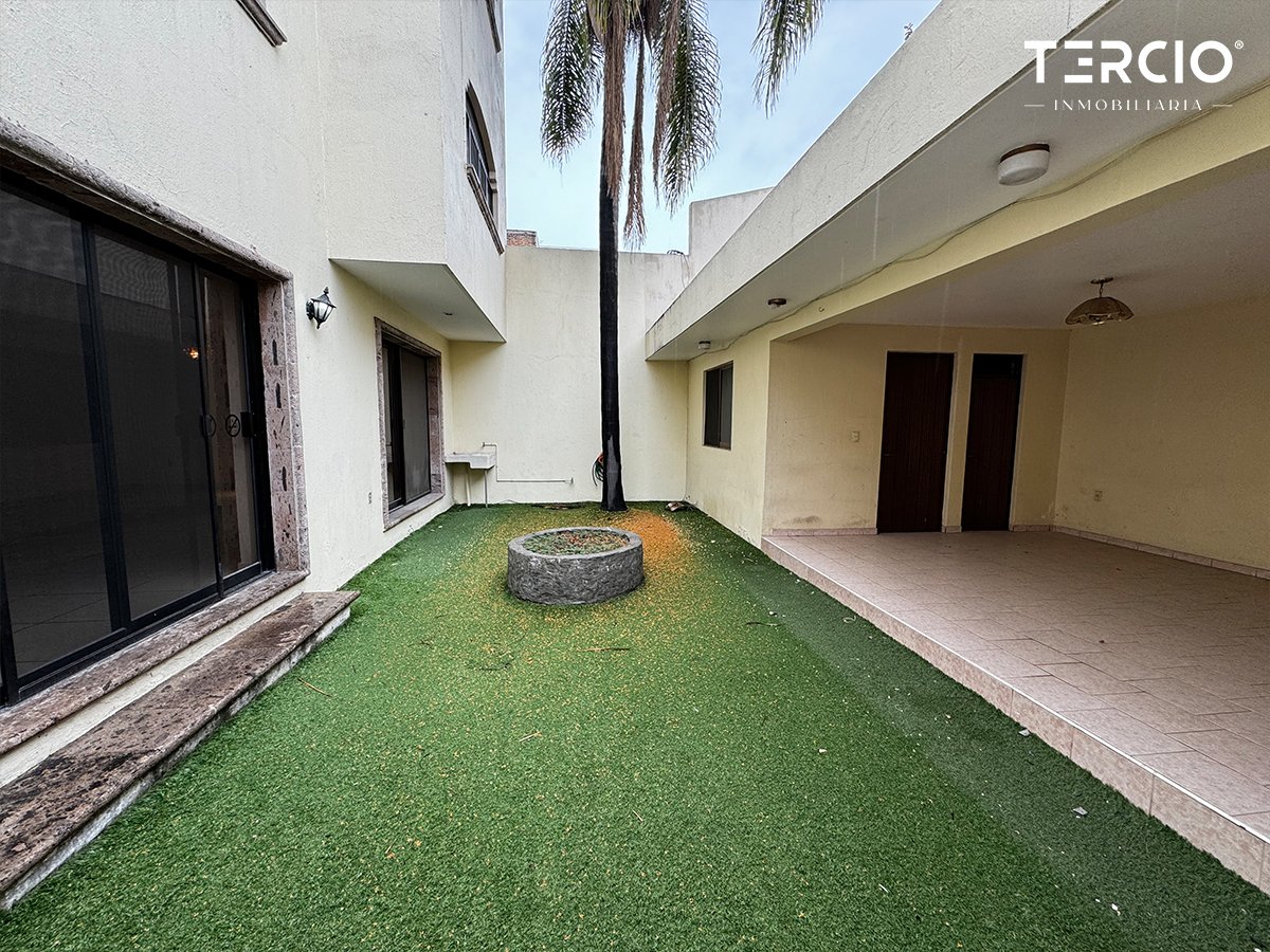 La Calma Casa en Renta Uso de Suelo Mixto  $35,000.00 MN