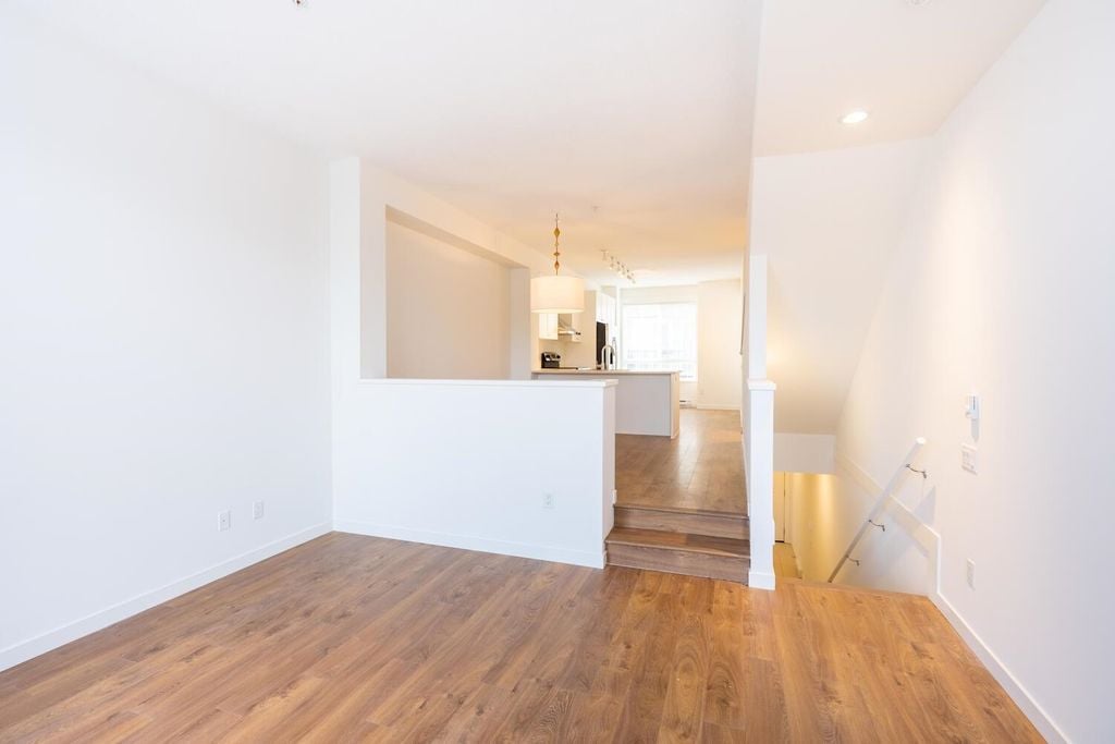 8476 207a St, #86