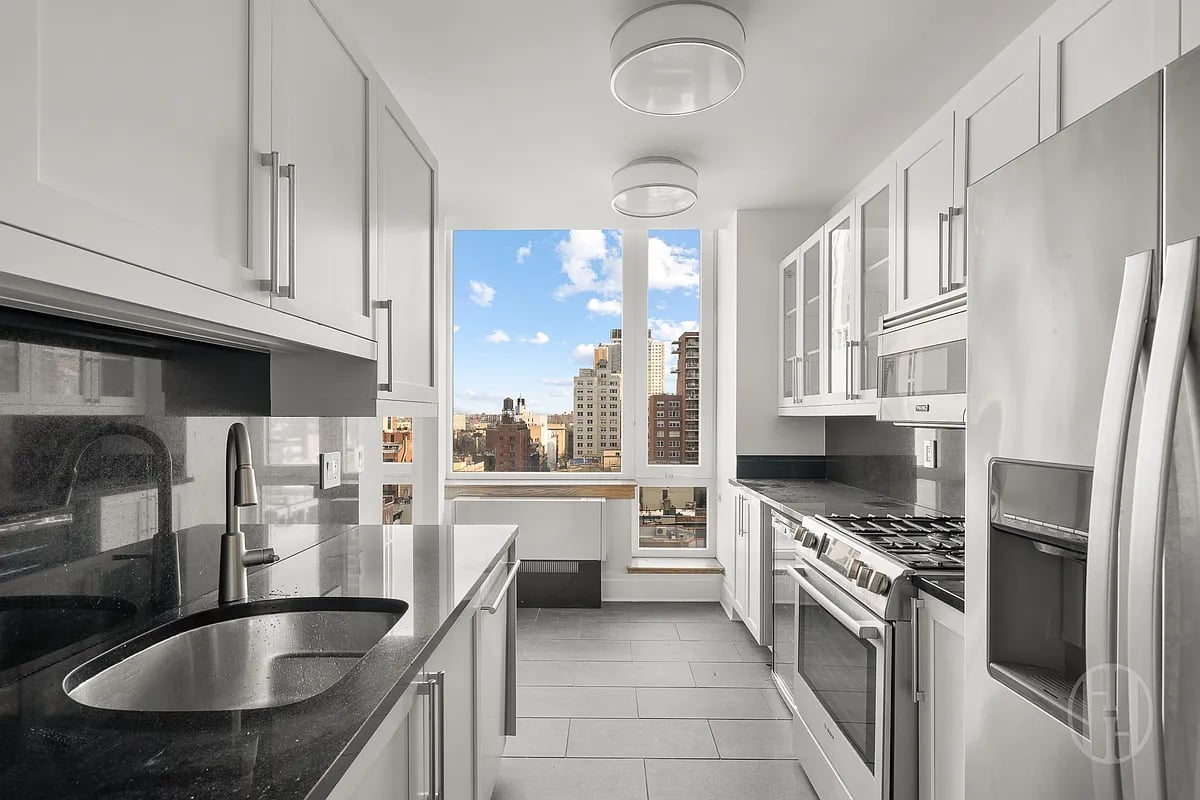300 East 77th Street 10D