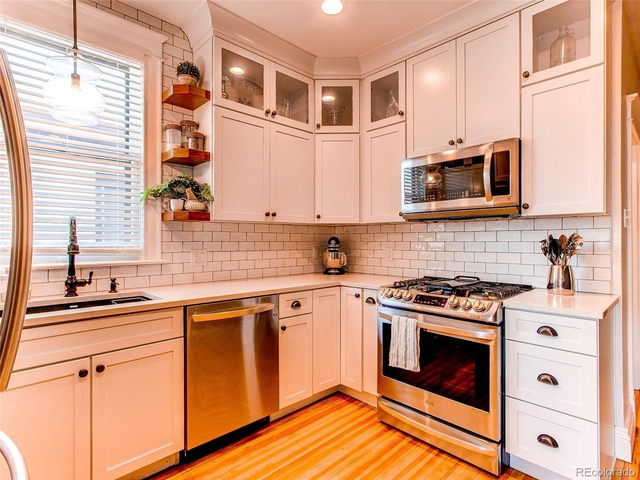 2605 W 37th Ave