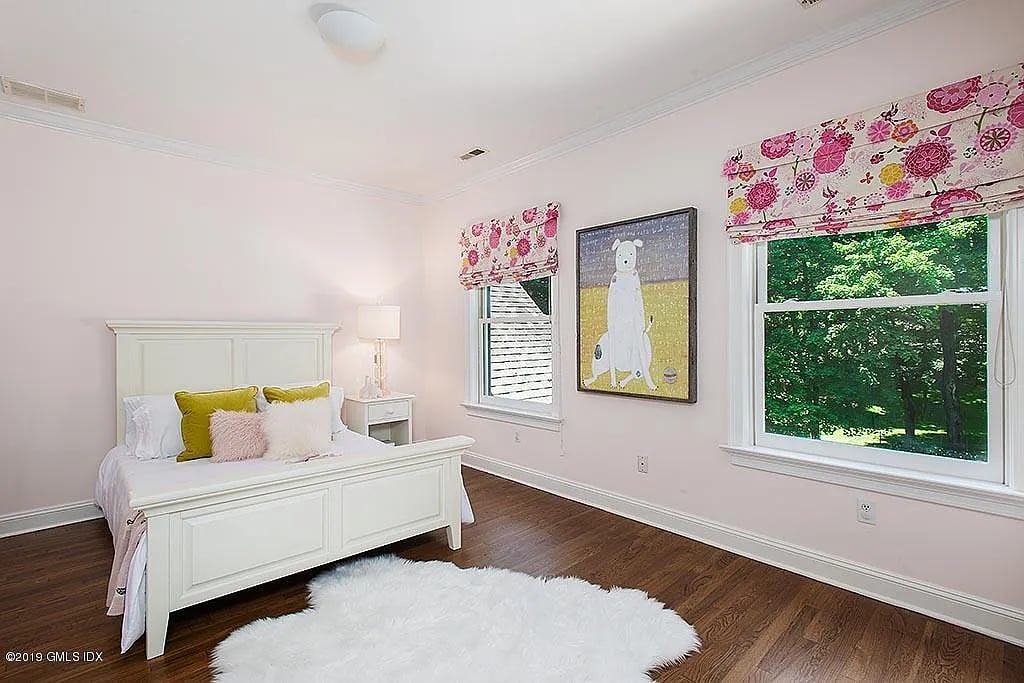 15 Mountain Laurel Dr