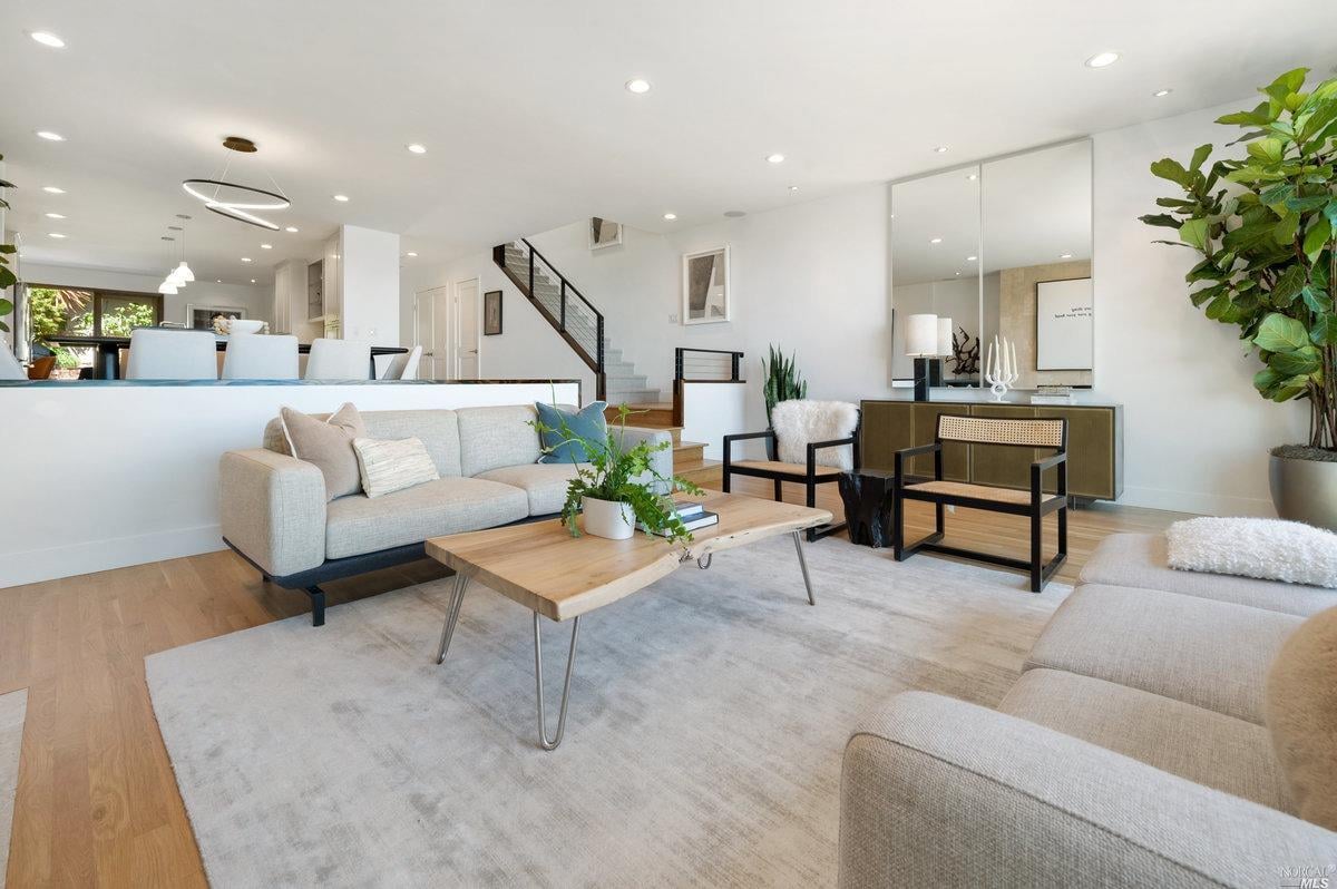 98 Red Hill Cir