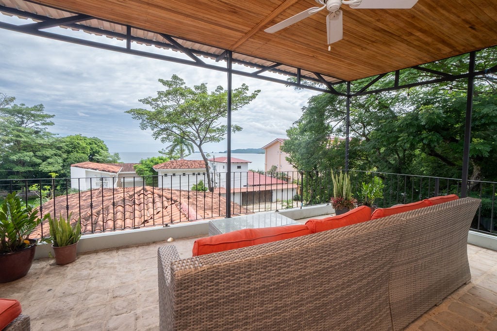 Casa Reye | Stunning 3-Bedroom Beach Home with Rooftop Ocean Views and Private Pool in Surfside, Playa Potrero