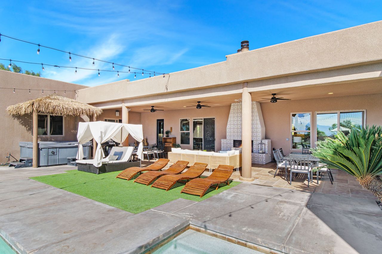 Desert Mountain View Escape