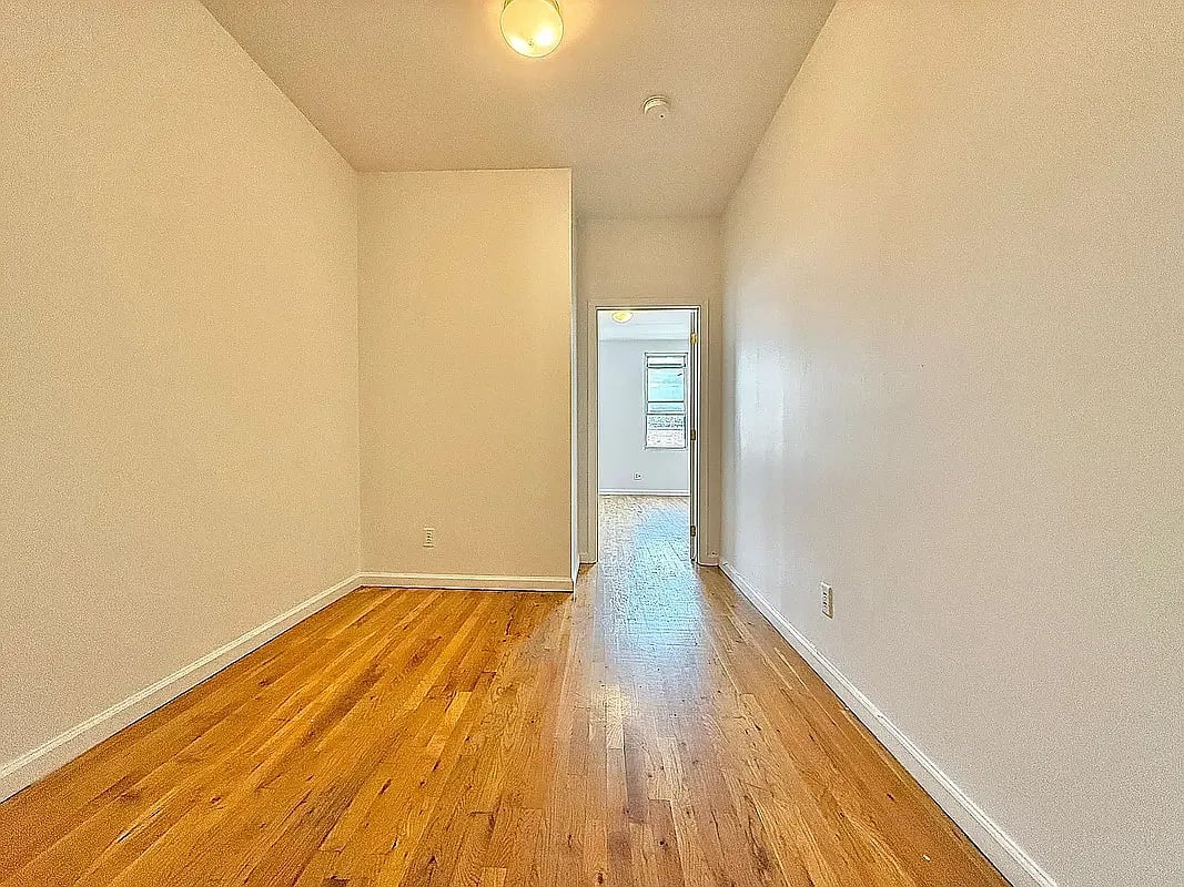 959 Metropolitan Avenue 3R