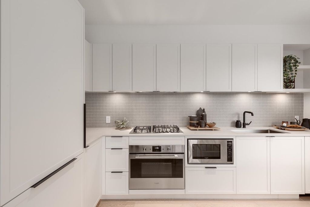 414 E 5th Ave