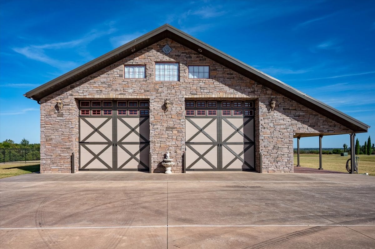 Casa Bella Estate – A Masterpiece of Luxury & Elegance in Mustang, Oklahoma - Wyatt Poindexter - The Agency 