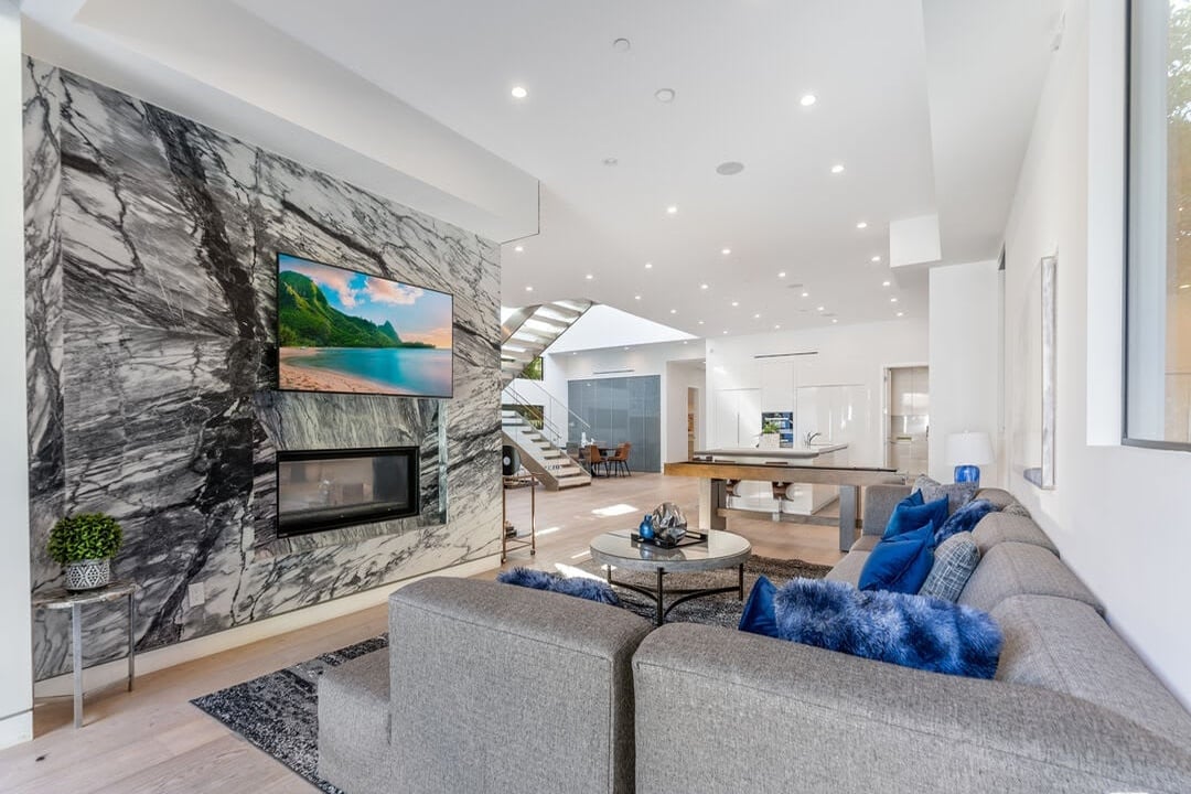 Summit Luminous