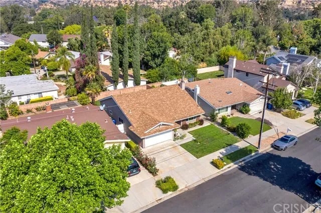10429 Glade Ave