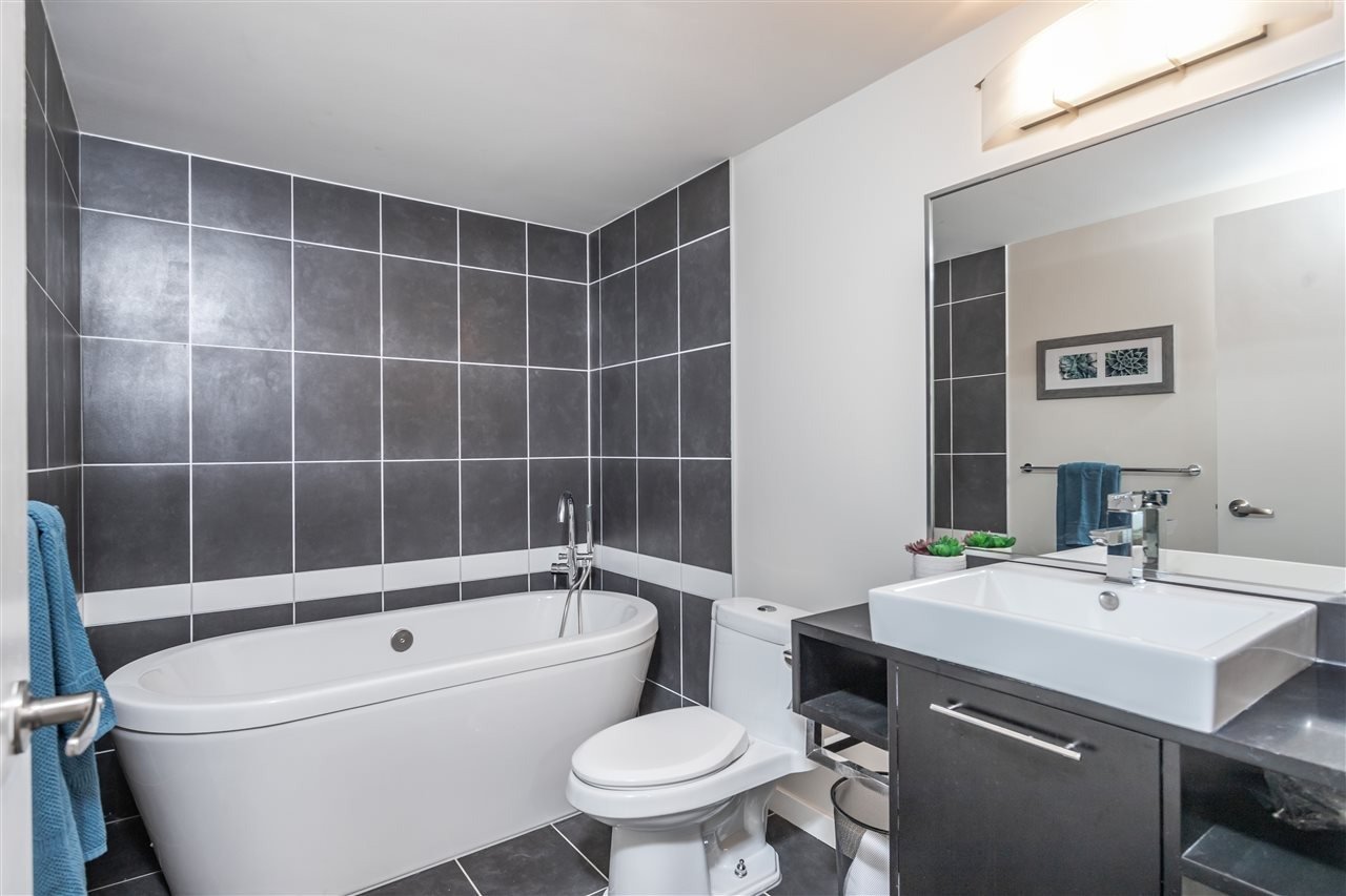 188 Keefer Pl, #1607