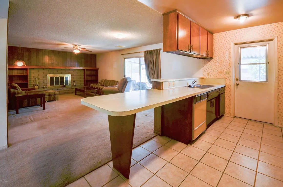 1316 E Bishop Dr