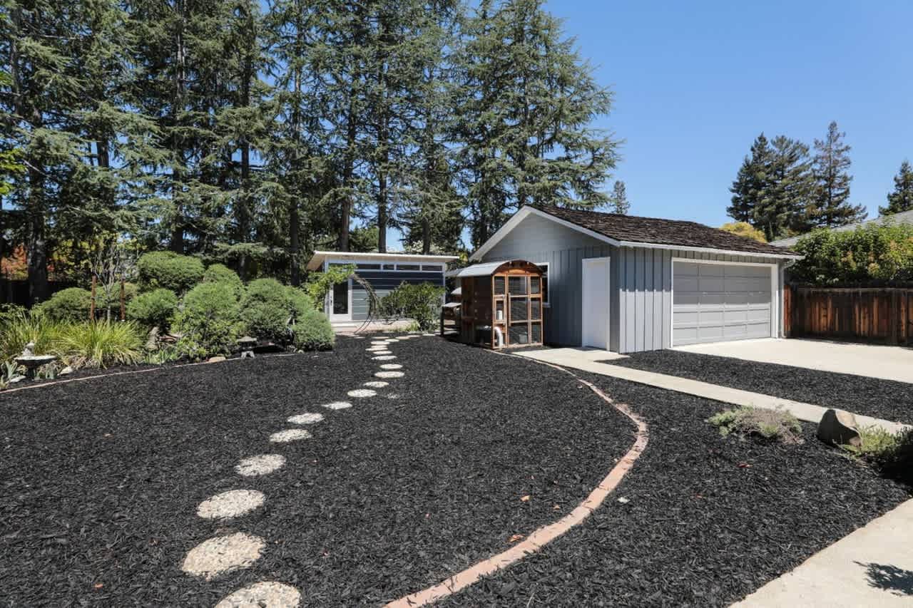 1724 Pilgrim Ave