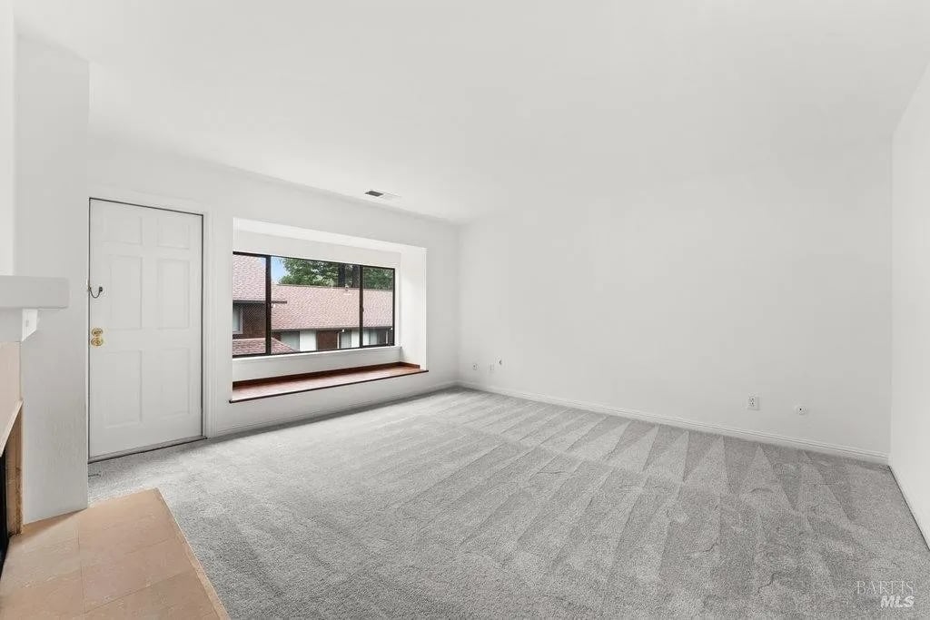 891 Magnolia Ave