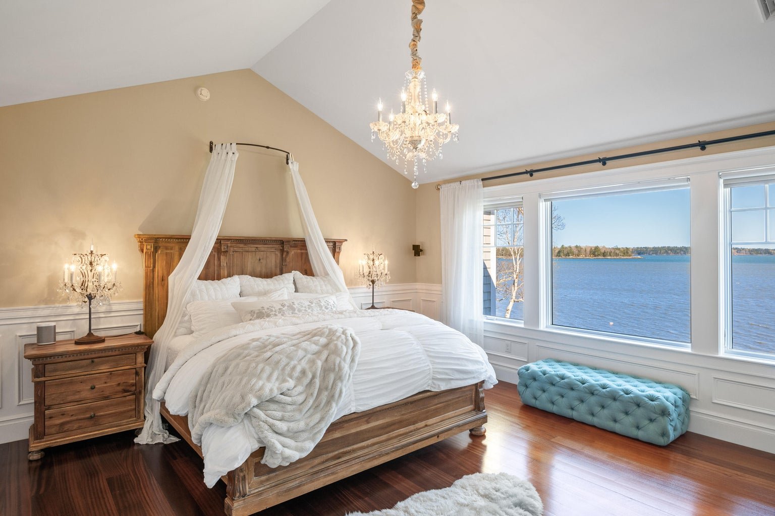 373 Lower Flying Point Road, Freeport